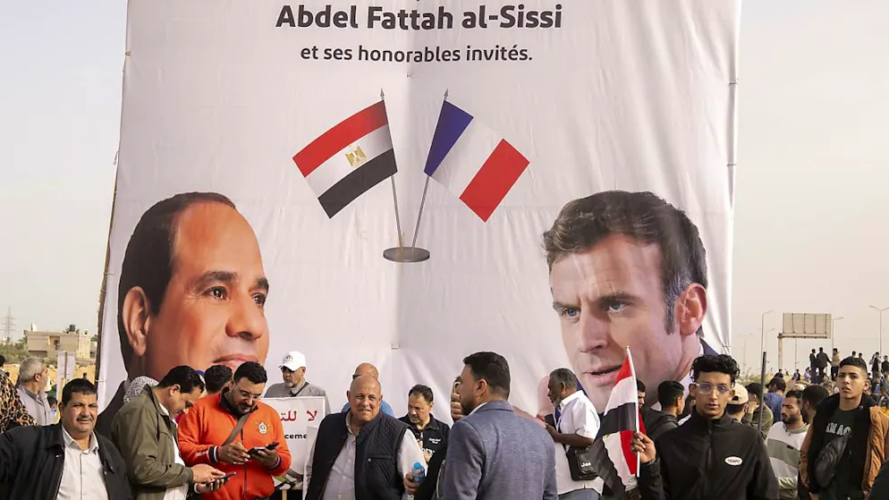 I due presidenti hanno visitato l'ospedale di Al-Arish e incontrato un certo numero di palestinesi feriti, in particolare donne e bambini.