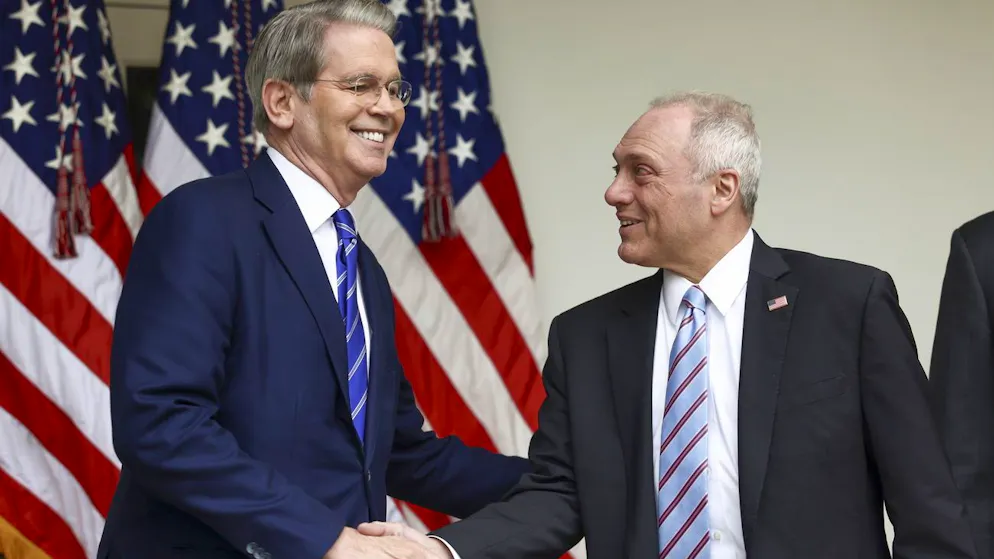 Guerra commerciale. È scontro tra USA-Cina, Trump impone superdazi del 104%, il Dragone non si piega e attacca JD Vance