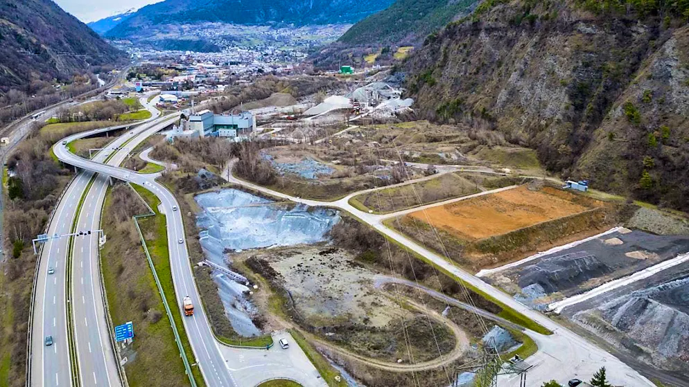 Lonza wants to build a sealing wall at the old toxic waste landfill site in Gamsenried in Valais. (archive picture)