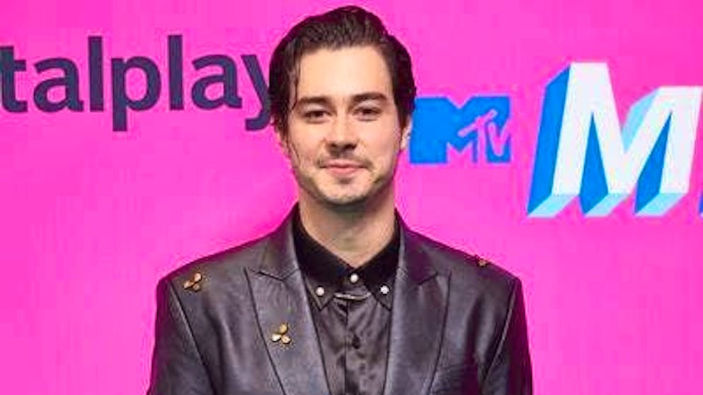 Actor Manuel Masalva has life-threatening health problems after a trip.