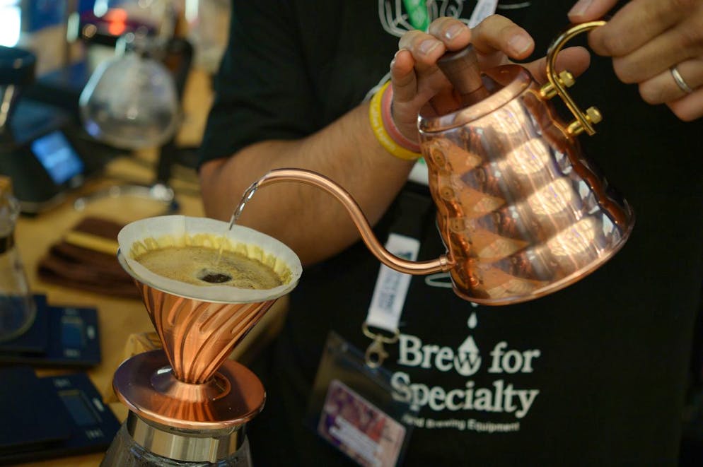 Forschende haben herausgefunden, was für die Zubereitung eines guten Filterkaffees wichtig ist.