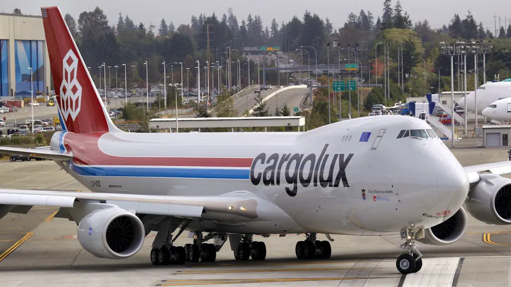 For fear of Trump's tariff hammer. Novartis sends giant planes with medicines to the USA