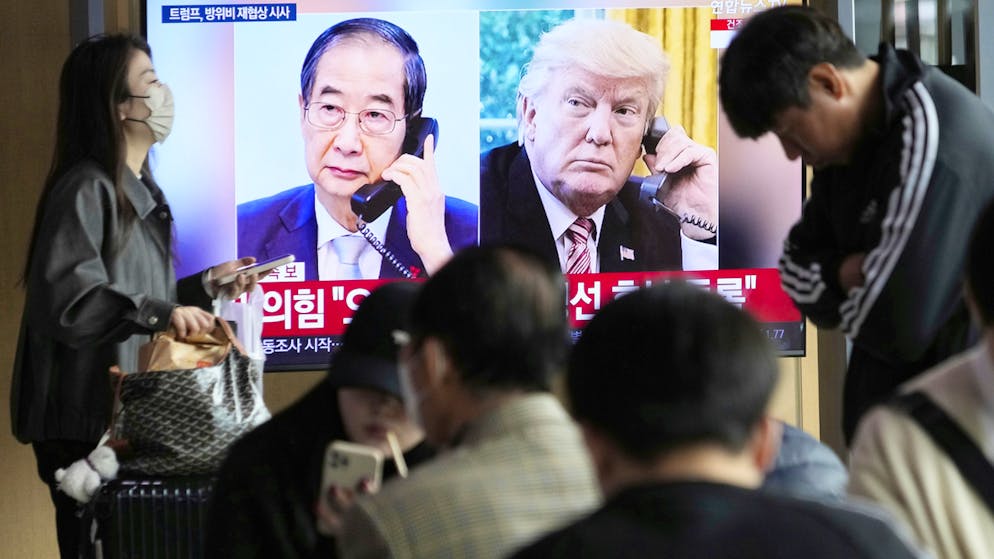 Le monde s’affole. Donald Trump : «Ces pays nous appellent pour nous lécher le cul»