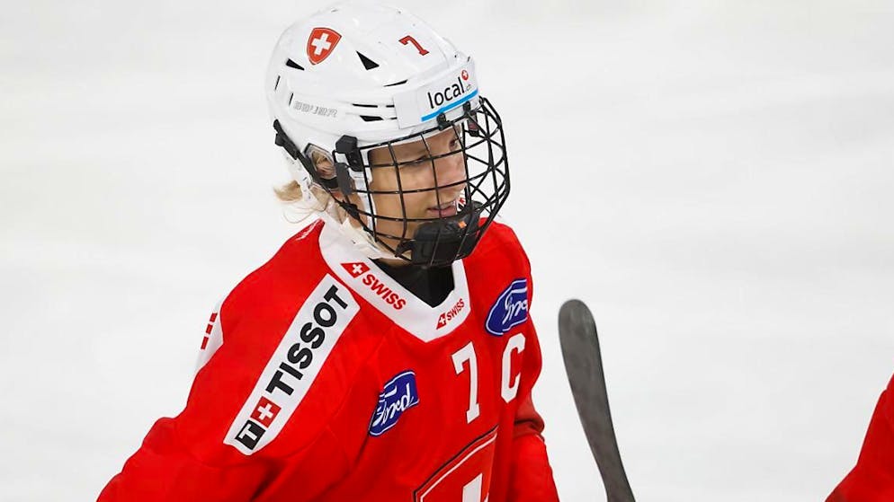 Captain Lara Stalder und die Schweiz müssen im zweiten WM-Spiel die zweite Niederlage einstecken.