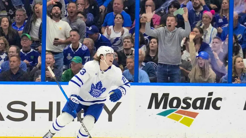 Matthew Knies scores three times for the Maple Leafs against the Lightning
