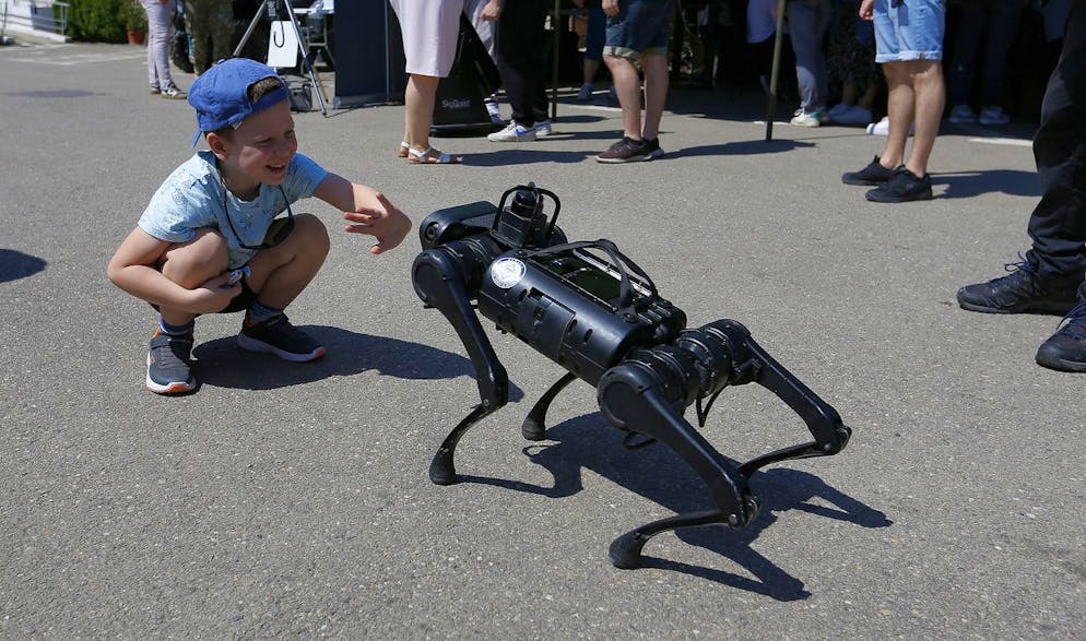 L'arrivo dei cani robot.