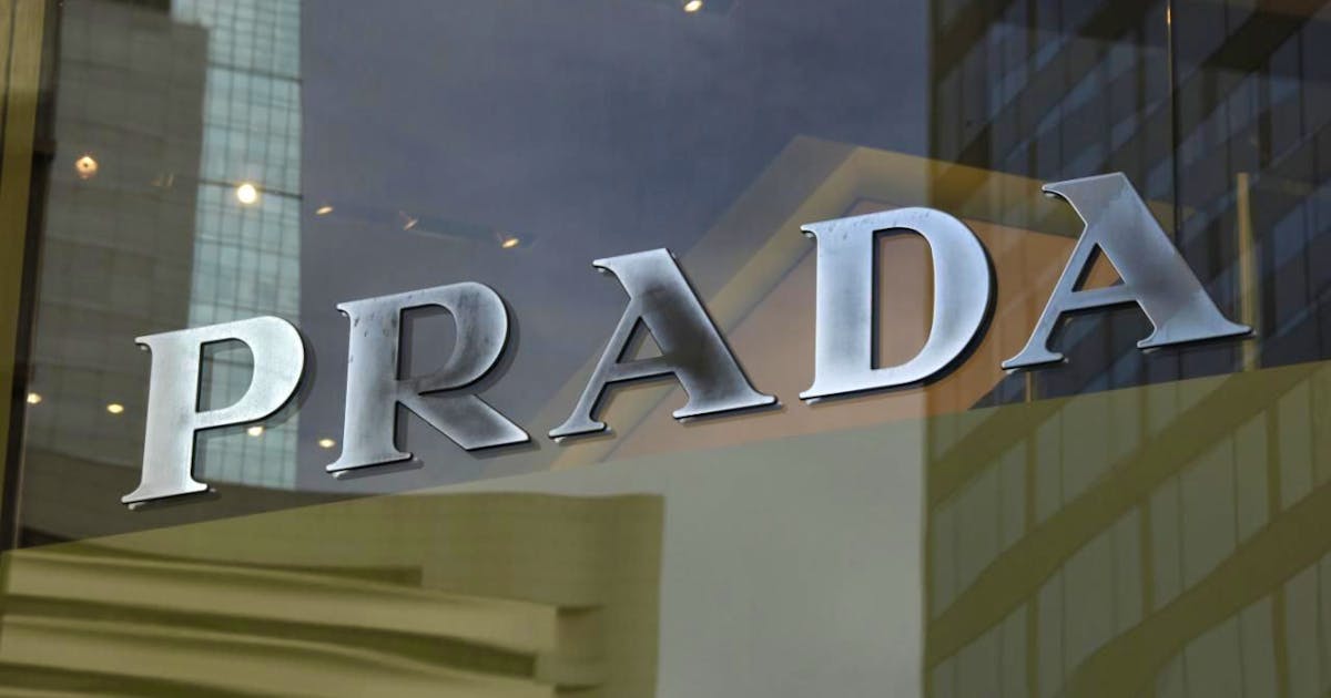 Prada adquiere Versace