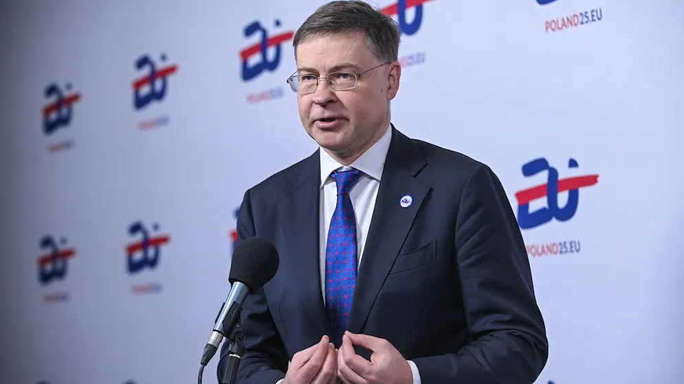Il commissario all'Economia Valdis Dombrovskis.
