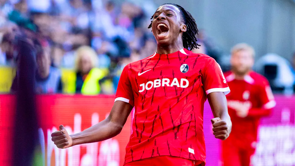 Bundesliga. Un Genevois de 19 ans sort son costume de héros avec Freiburg !