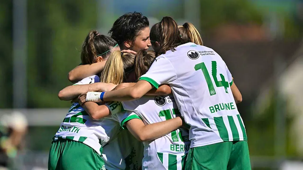 An open championship race in the Women's Super League - Gallery. The Zurich women will face St. Gallen in the play-off quarter-finals. The women from eastern Switzerland have won both duels with FCZ this season