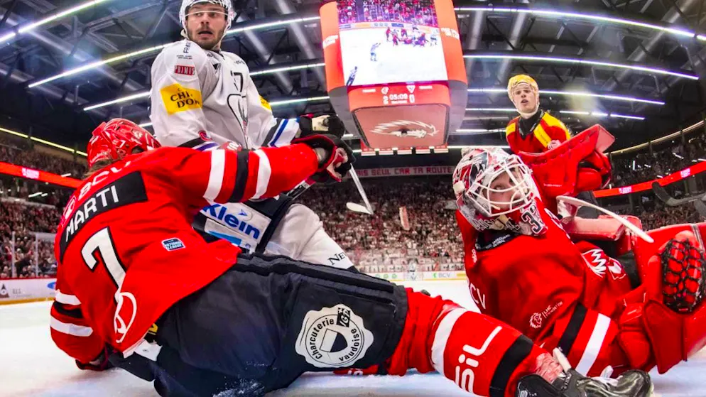 Lausanne in the final thanks to Finn power - Gallery. Solidary defense: Lausanne's goalie Kevin Pasche (right) and captain Joël Genazzi also did a great job