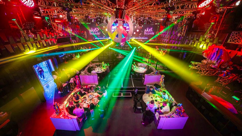 According to "DJ Mag", the Mad Club in Lausanne is one of the best 100 clubs in the world.