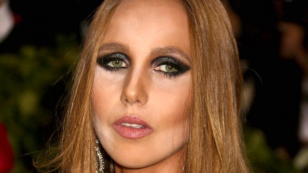 Rich fashion heiress goes into hiding. Where is Allegra Versace?
