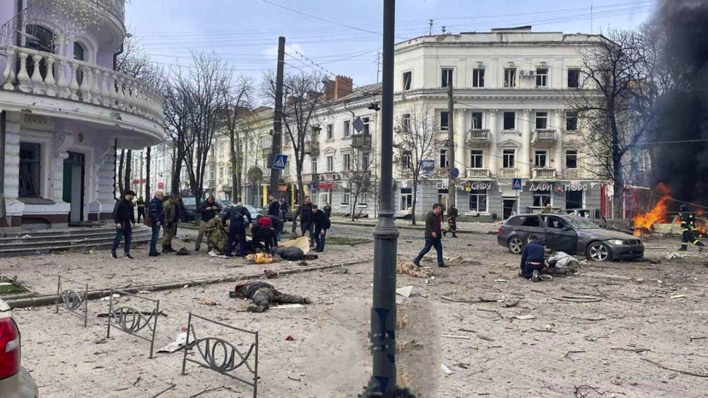 Guerra in Ucraina. Attacco missilistico russo su Sumy. Zelensky: «Decine di civili sono rimasti uccisi»