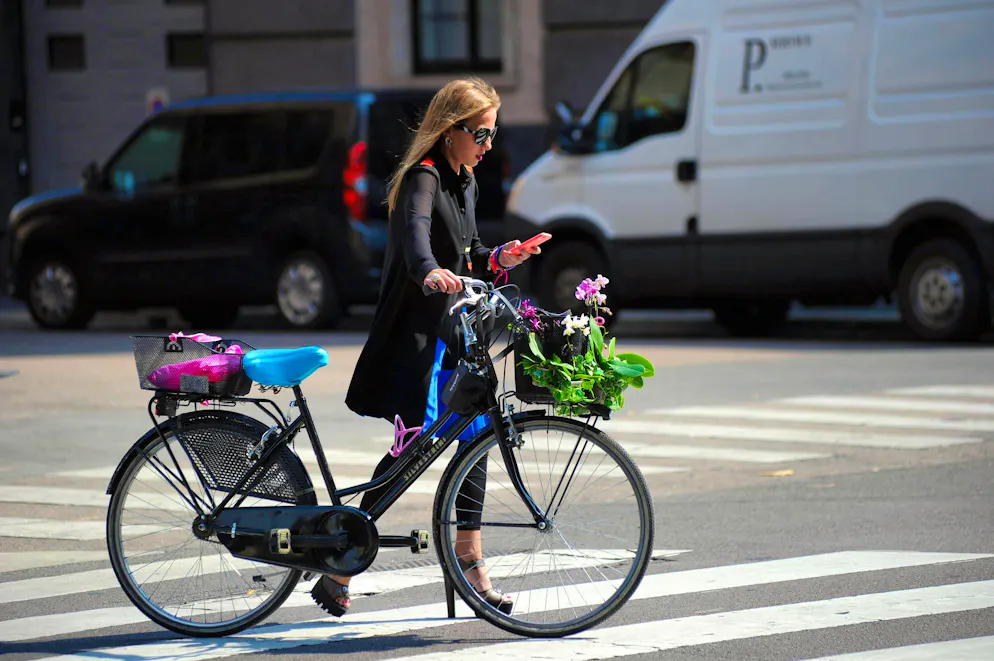 Chi è Allegra Versace?. L'ereditiera Allegra a Milano nell'autunno 2018.