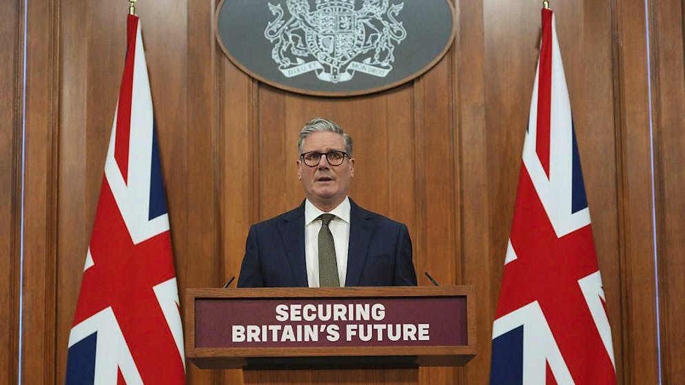 Keir Starmer cerca di sostenere l'economia nazionale.