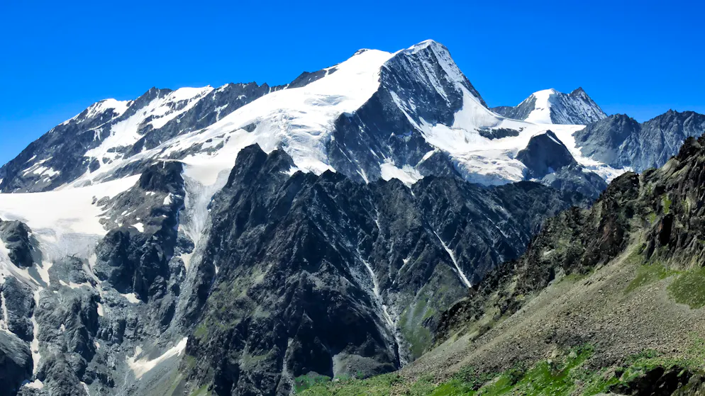 Entsetzen am Pigne d'Arolla: Wanderer hacken in 3800 Metern Eis aus dem Gipfel fr ihr Jacuzzi | blue News Entsetzen am Pigne d'Arolla: Wanderer hacken in 3800 Metern Eis aus dem Gipfel fr ihr Jacuzzi | blue News