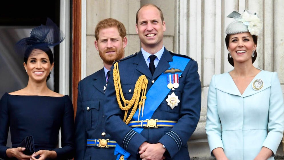 Im Jahr 2018, als dieses Bild gemacht wurde, herrscht scheinbar noch Friede und Freude zwischen Herzogin Meghan, Prinz Harry, Prinz William und Prinzessin Kate.