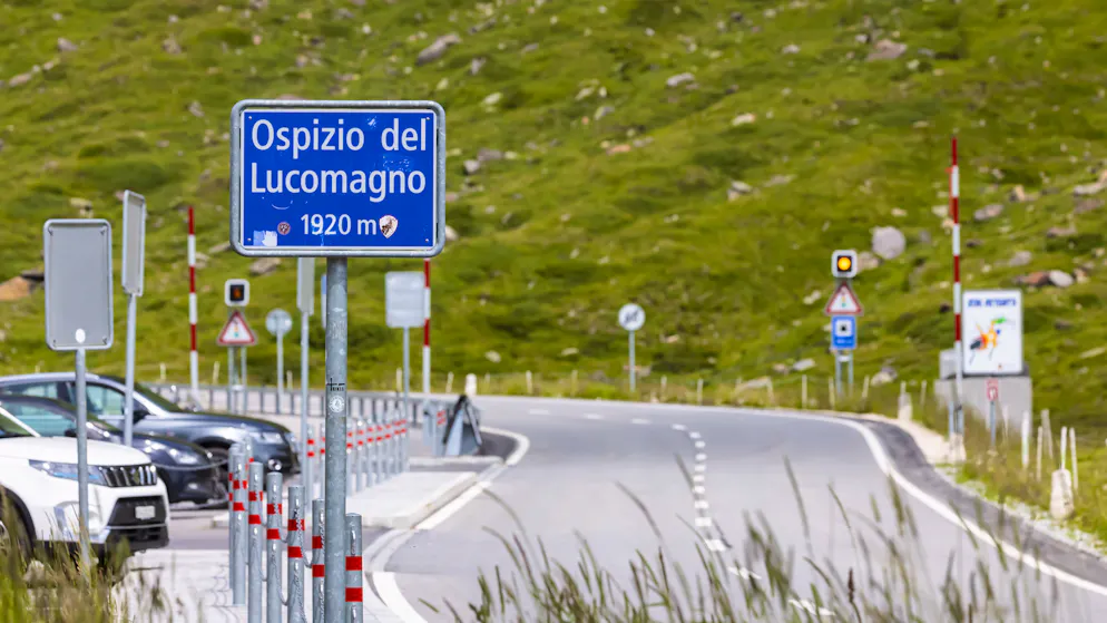 Avoid the Gotthard traffic jam. These routes will (almost always) get you to the south without stress