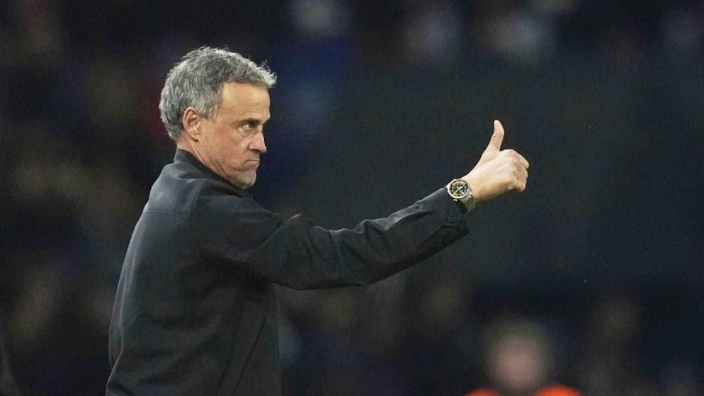Daumen hoch für Trainer Luis Enrique.