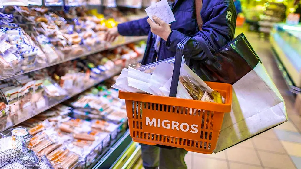The global economic turmoil has not yet had an impact on the consumer behavior of the Swiss. Consumer spending rose significantly again in March.