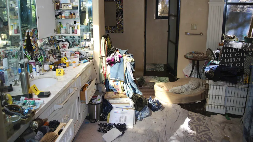 Le immagini dentro la casa. La villa di Gene Hackman infestata dai topi e l'Hantavirus è stato fatale per la moglie