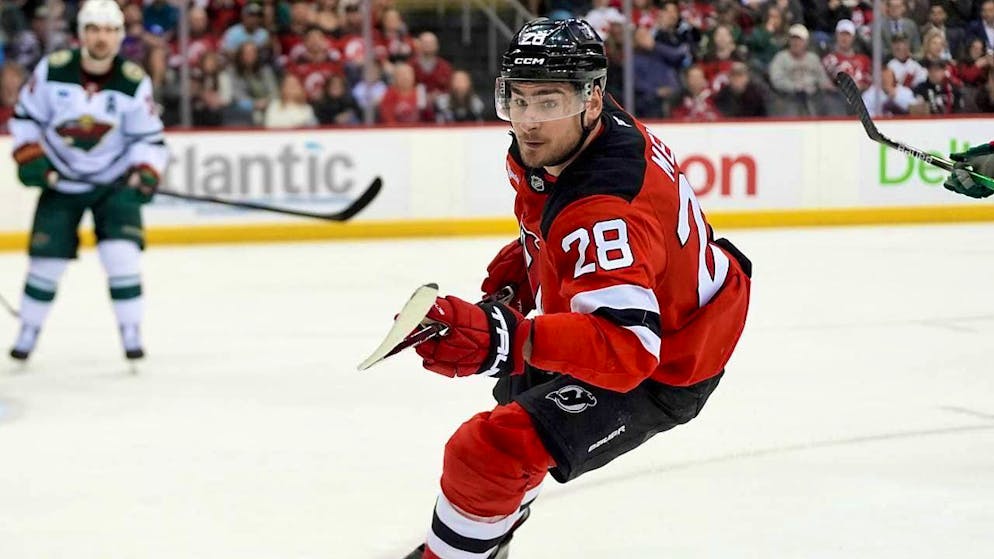 Timo Meier scores a goal and provides two assists against the Boston Bruins (archive photo)