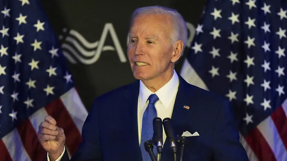 L'ex presidente Usa Joe Biden ieri a Chicago.