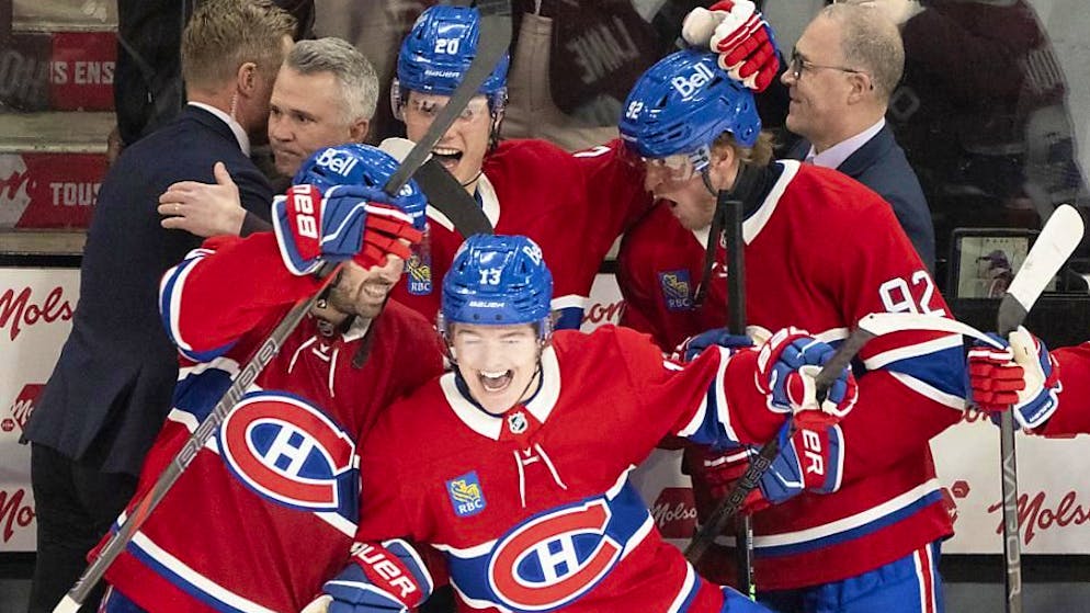 Die Spieler der Montreal Canadiens freuen sich über die Playoff-Teilnahme.