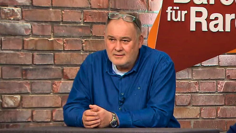 Walter "Waldi" Lehnertz: Cult dealer reveals why he always sits on the far  left on "Bares für Rares" | blue News