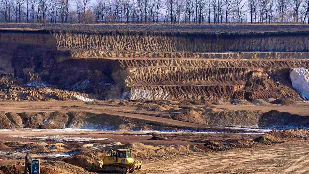 ARCHIVE - View of an open-cast ilmenite mine in a gorge in the Kirovohrad region. Photo: Efrem Lukatsky/AP/dpa