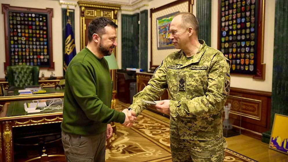ARCHIVE - Volodymyr Zelenskyi (l), President of Ukraine, and Olexander Syrskyi, Commander-in-Chief of the Ukrainian Armed Forces. Photo: Ukrainian Presidential Office/Pool/Planet Pix via ZUMA Press Wire/dpa/archived image