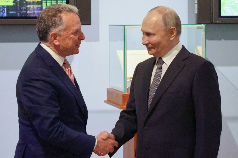 Der Plan wurde laut einem Medienbericht vom US-Sondergesandten Steve Witkoff (l) ausgehandelt.