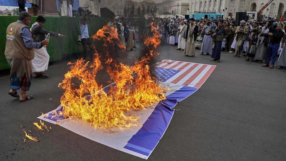 In seguito ai raid, gli Houthi hanno annunciato attacchi missilistici contro Israele e due portaerei statunitensi. (Foto archivio)