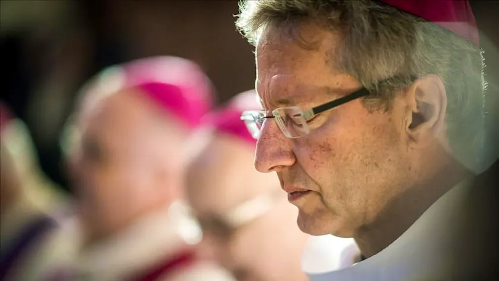 Chiesa Cattolica. Morto il Papa, messaggio di de Raemy