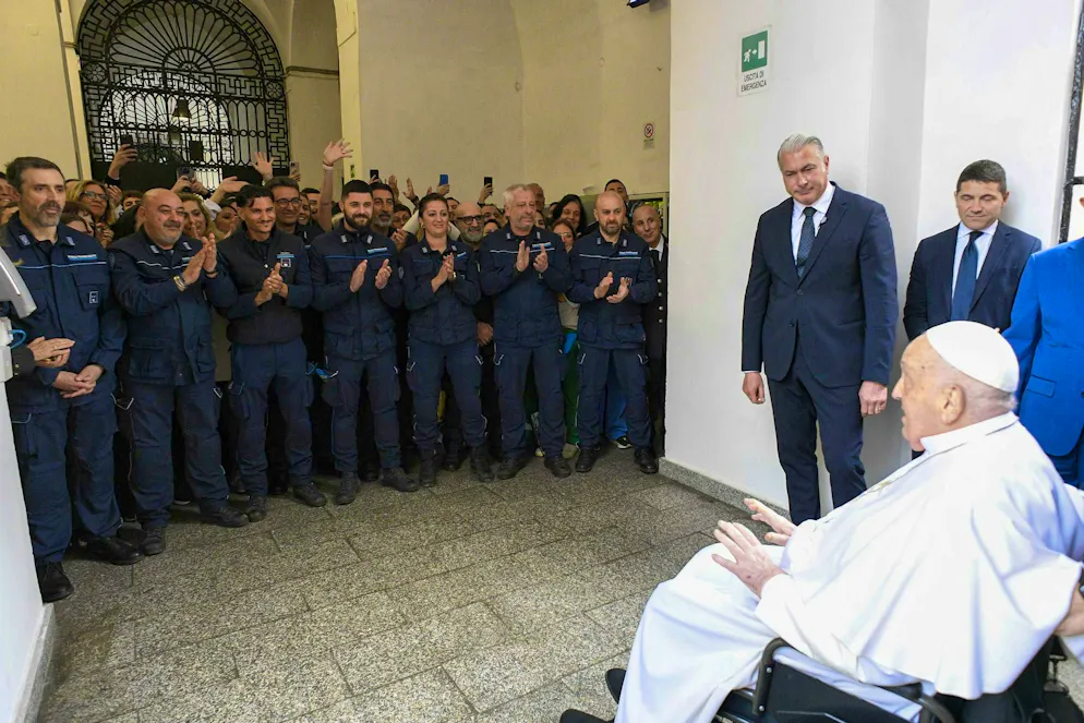 The last days of Pope Francis - Gallery. During his visit to a prison on Maundy Thursday, the Pope was greeted with applause.