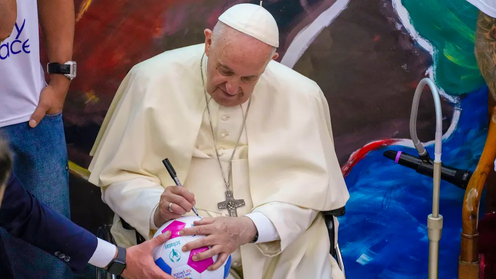 No football in Italy on Monday. Serie A postpones matches after death of Pope Francis