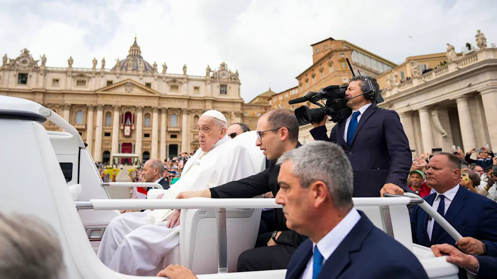 Prison visit and wheelchair ride in a T-shirt. These were the last days of Pope Francis