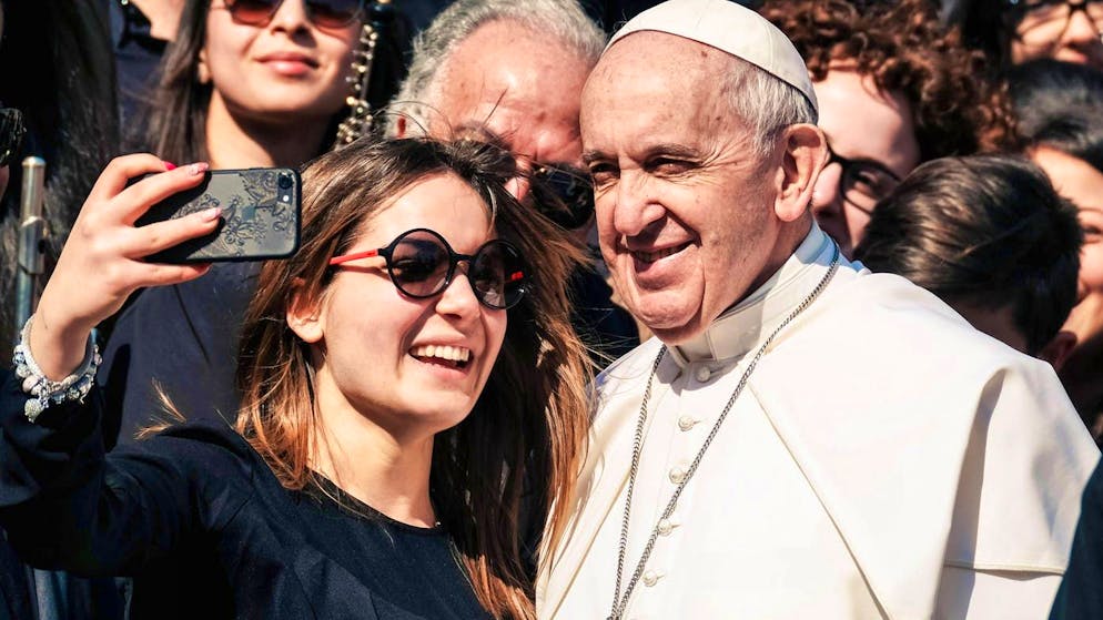 «Meno schermo, più uomo». Il Papa ha messo in guardia dalle nuove tecnologie prima della sua morte