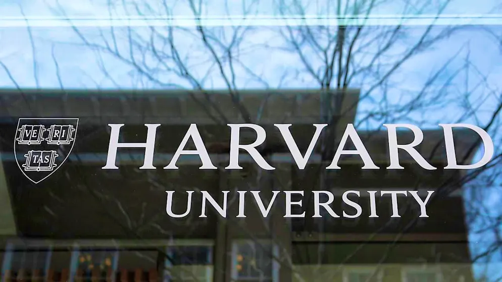 ARCHIVE - The Harvard University logo is emblazoned on one of the university's buildings. Photo: Charles Krupa/AP/dpa