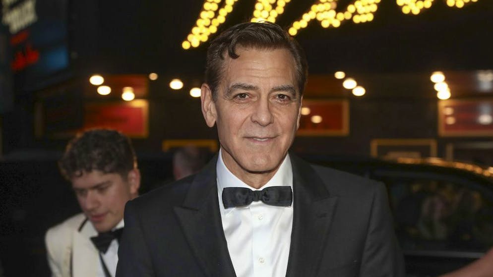 Argentato addio?. Ecco perché il nuovo look di George Clooney non piace a sua moglie