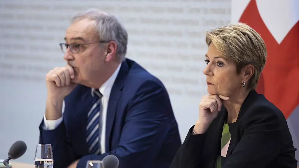 La "ministra" delle finanze, Karin Keller-Sutter, e quello dell'economia, Guy Parmelin, sono giunti a Washington dove tenteranno di convincere l'amministrazione Trump a desistere dall'imporre dazi proibitivi sull'export elvetico verso gli Usa.