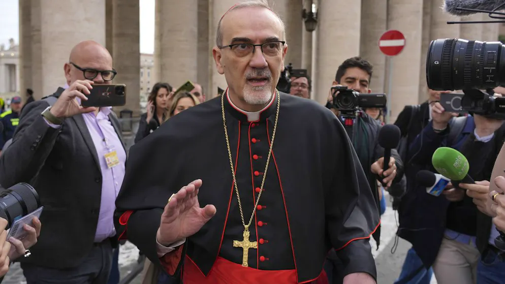 Cognome d'eccellenza. Dalla rarissima figurina Panini al Conclave: la straordinaria storia dei Pizzaballa