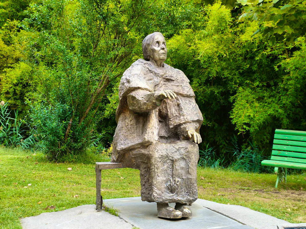 Una statua eretta in memoria di Baba Vanga in Bulgaria.