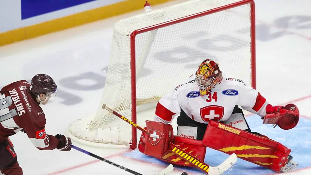 Could not prevent the Swiss defeat in Latvia despite some good saves: Goalie Stéphane Charlin