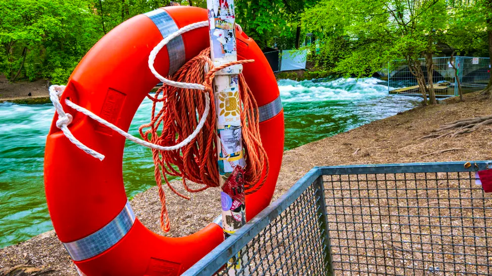 Accident at Eisbach wave - shock over death of surfer - Gallery. Additional safety measures are being discussed after the accident.