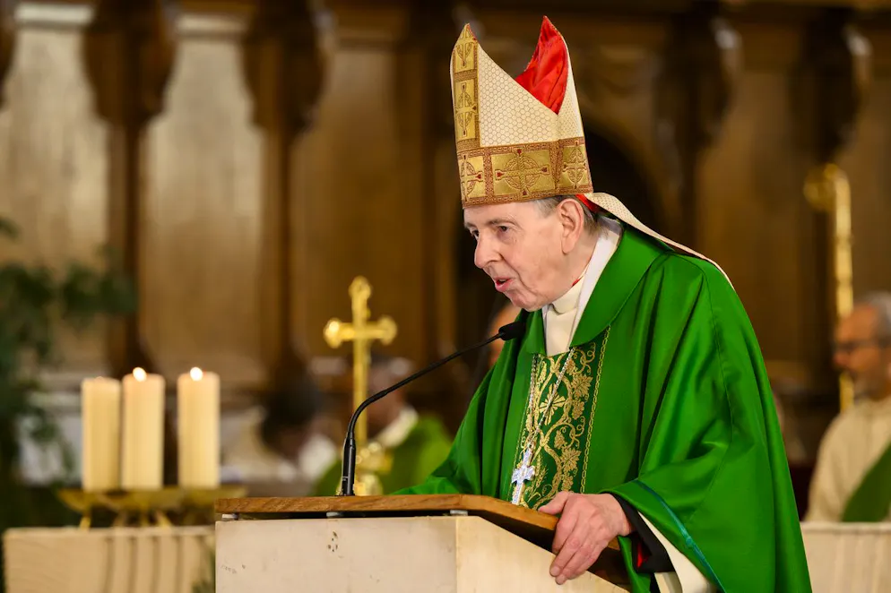 Cardinaux suisses. Son Eminence le cardinal Kurt Koch preside, avec les anciens Gardes Suisses Pontificaux, une grand-messe pontificale a l'occasion de la conference centrale 2023 de l'association federale des anciens Gardes Suisses Pontificaux le dimanche 25 juin 2023 a Saignelegier dans le Jura. (KEYSTONE/Jean-Christophe Bott)