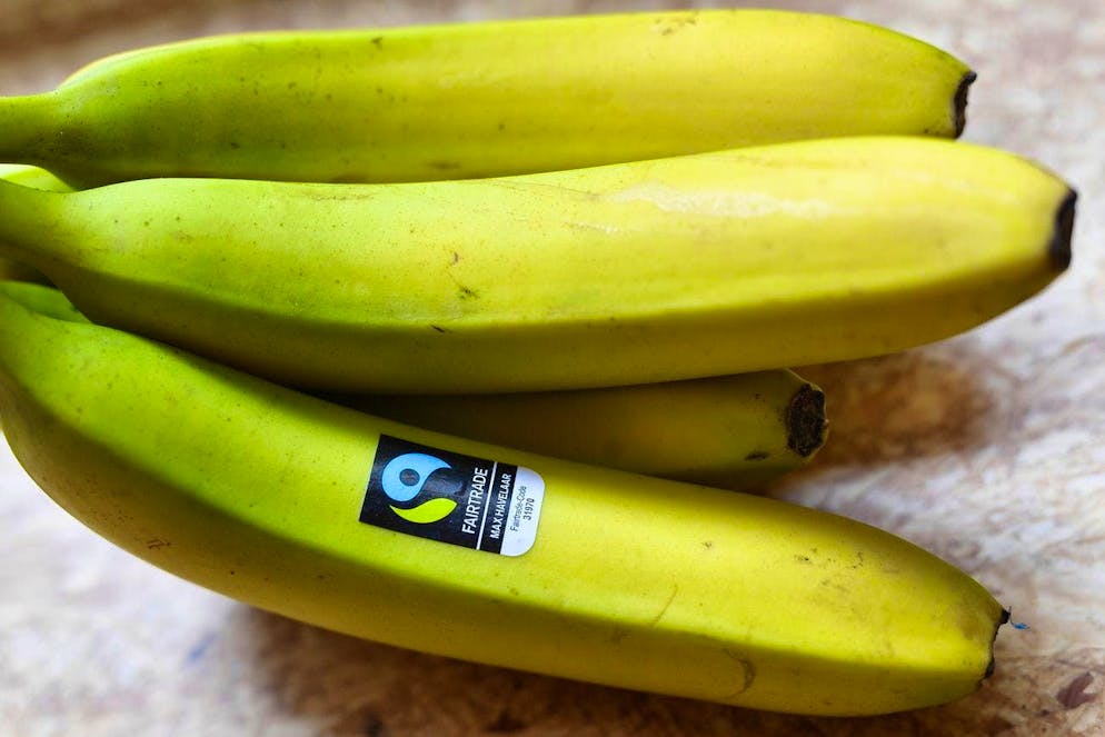 Can you also eat the peel of bananas and kiwis?