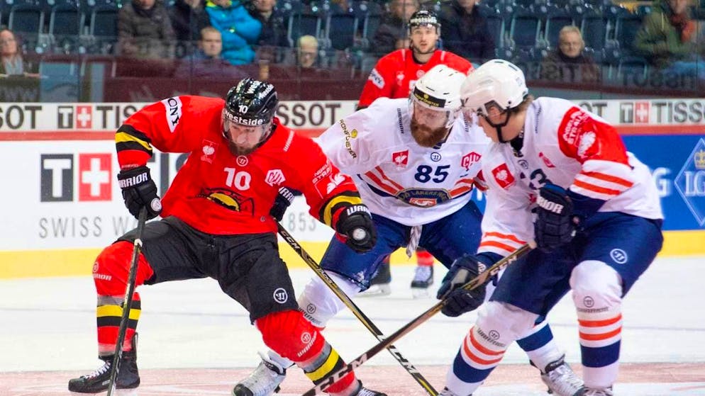 David Madsen (right) once also played for Växjö in the Swedish league - and with Växjö against SCB.