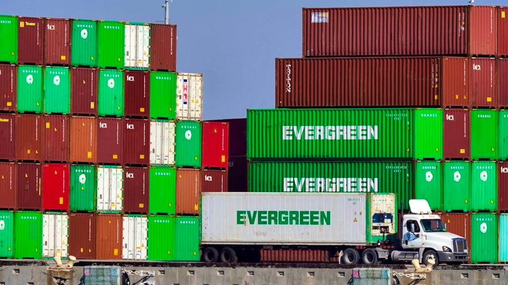 The US economy shrank surprisingly in the first quarter.